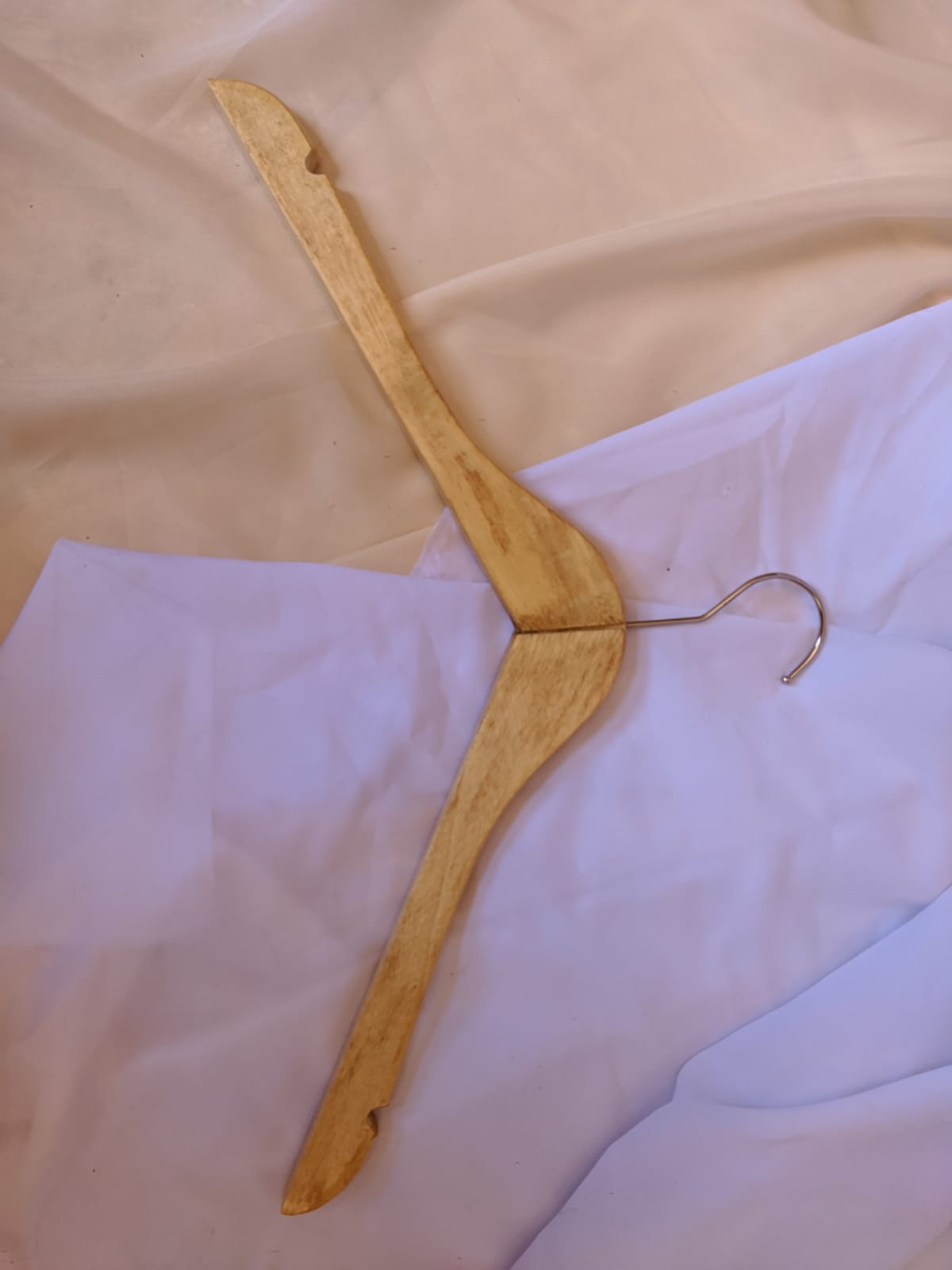GANTUNGAN BAJU